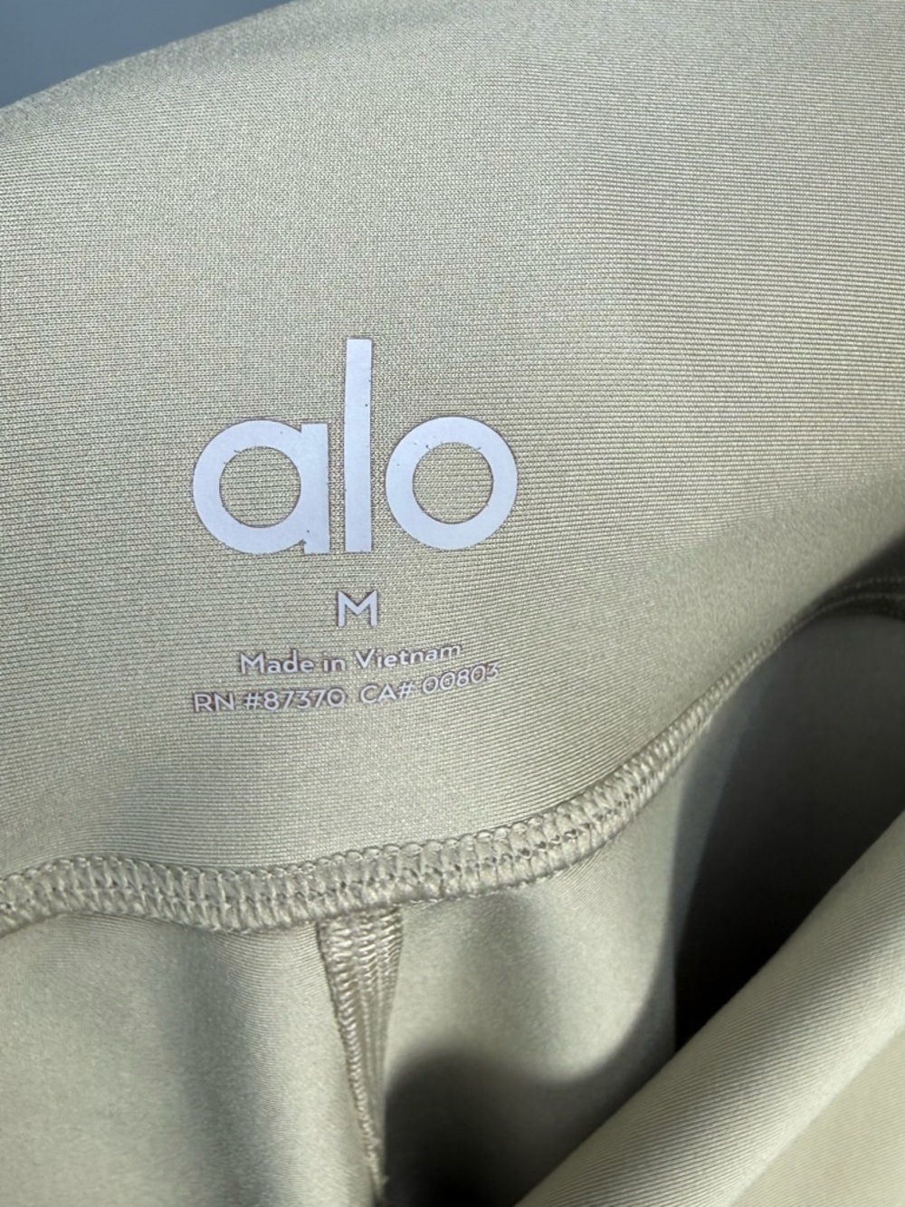 Alo Yoga Airlift High Waist Leggings 26" Size medium - Picture 8 of 10